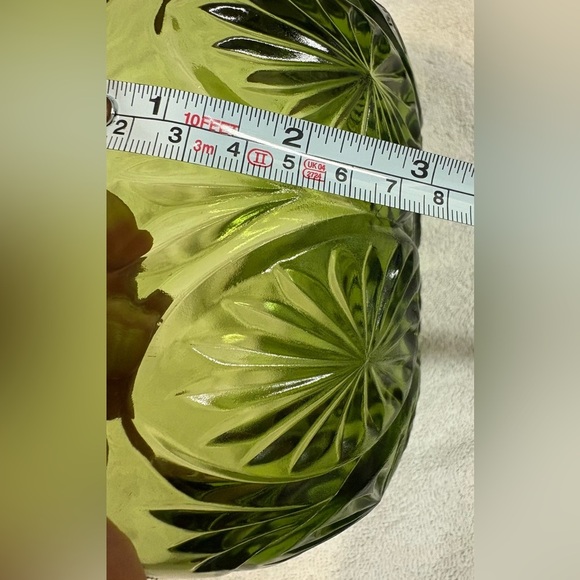 Vintage Anchor Hocking Medallion Star & Cameo Green Glass 8" Serving Bowl - Picture 5 of 5